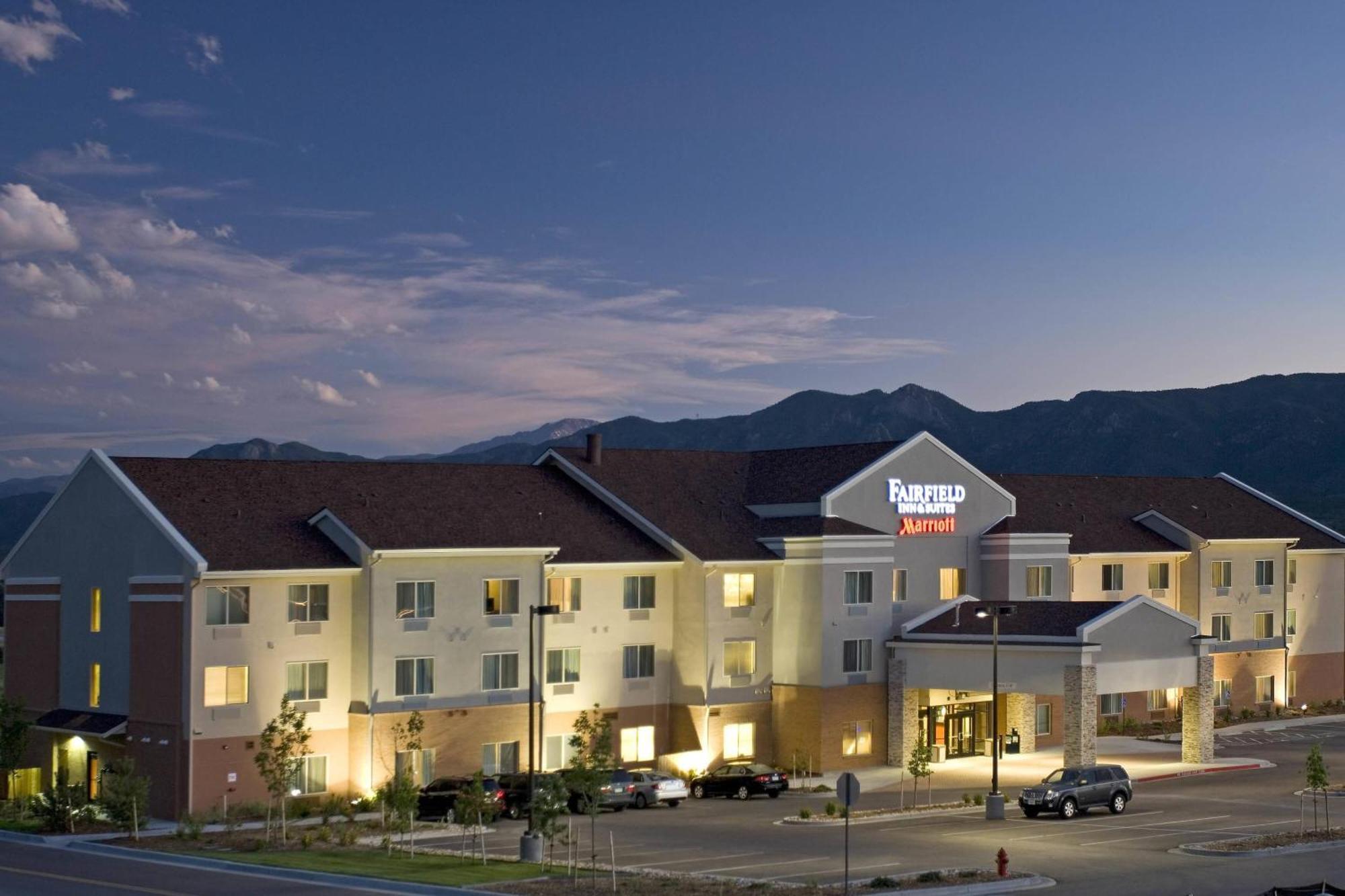 Fairfield Inn And Suites By Marriott Colorado Springs North Air Force Academy Gleneagle Exterior photo